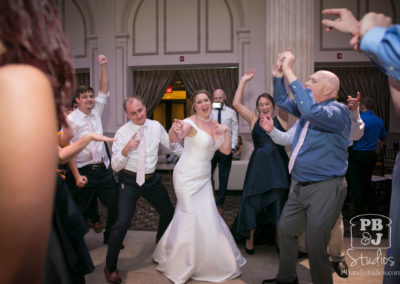 Kate and Steven dancing with crowd