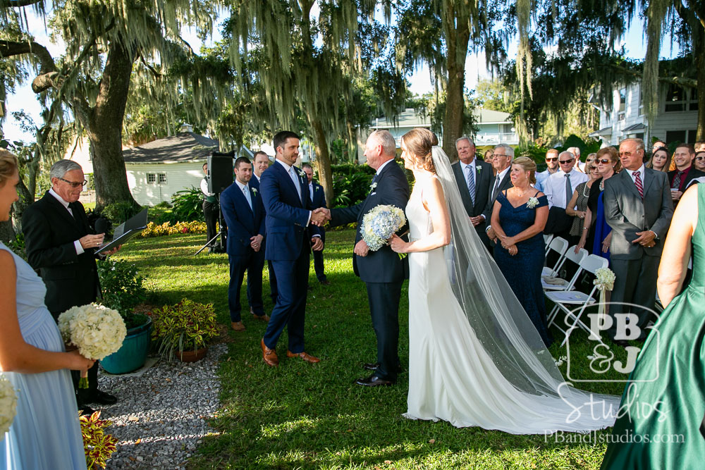 Lakeside Inn Weddings